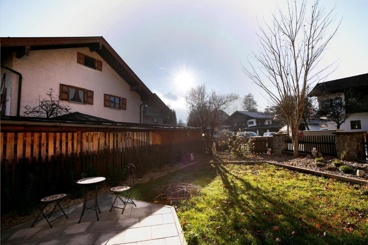 Sunlit Garden & Mountain Apartment Garmisch-Partenkirchen Exteriör bild